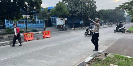 Pelayanan Pagi Hari, Personil Polsek Rancasari Laksanakan pengaturan arus Lalin