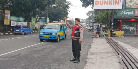 Arus Lalu Lintas Pagi Hari Terpantau Lancar, Pengaturan Unit Patroli Samapta Polsek Cidadap Efektif