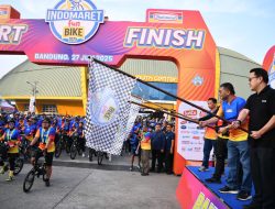 Wagub Jabar Lepas Ribuan Peserta Indomaret Fun Bike 2025