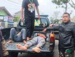 Polisi Evakuasi Laka Tunggal : Sepeda Motor Oleng, Dua Pelajar Tabrak Pagar
