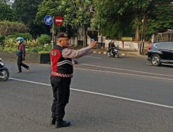 Unit Patroli Samapta Polsek Cidadap Lakukan Pengaturan Arus Lalu Lintas Pagi Hari, Wujudkan Kamseltibcar Lantas Yang Kondusif