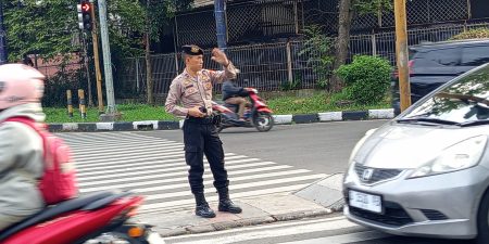 Unit Samapta Polsek Lengkong Gelar Pengaturan Lalu lintas, Bentuk Pelayanan Kepada Masyarakat pagi hari