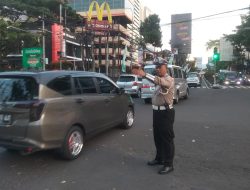 Unit Lantas Polsek Cicendo Laksanakan Yanmas dan Pengaturan Lalulintas Pagi hari