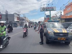 Personel Samapta Polsek Ujungberung Lakukan Giat Pengaturan Arus Lalu-lintas Siang Hari