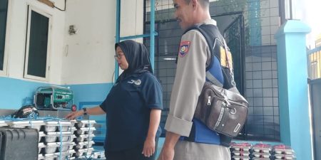 Bhabinkamtibmas Polsek Ujungberung Giat Monitor Pendistribusian Makan Bergizi Gratis ( MBG )