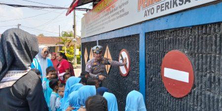 Polisi Sahabat Anak, Satlantas Polres Garut Tanamkan Tertib Berlalu Lintas Sejak Usia Dini