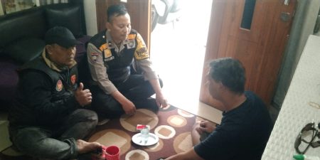 Sambang Dialogis Dalam Rangka Door To Door System ,Bhabinkamtibmas Polsek Gedebage Kunjungi Warga Binaan