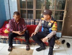 BhabinKamtibmas Polsek Bojongloa kidul patroli dialogis kepada tokoh masyarakat RW 01 mekarwangi