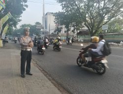 Ciptakan Kamseltibcarlantas Jajaran Lalu Lintas Polsek Regol Lakukan Gatur Lalin Pagi hari