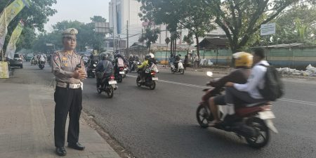 Ciptakan Kamseltibcarlantas Jajaran Lalu Lintas  Polsek Regol Lakukan Gatur Lalin Pagi hari