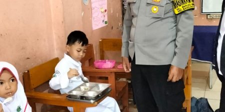 Pelaksanaan Pelayanan Masyarakat Siang Hari Dilaksanakan QR Polsek Sukasari