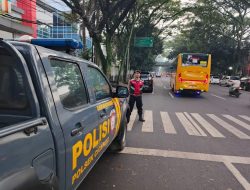 Personil QR Patroli Polsek Cicendo Laksanakan Yanmas dan Pengaturan Lalulintas Pagi hari