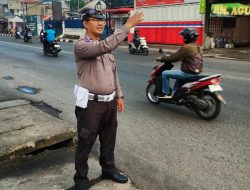 Unit Lantas Polsek Antapani Intensif Lakukan Pengaturan Lalu Lintas di Titik Rawan Macet