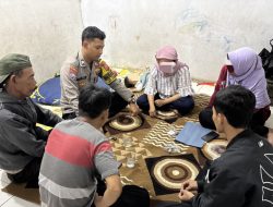 Polsek Pasirwangi Mediasi Perselisihan Warga Terkait Utang Piutang, Sepakat Damai Secara Kekeluargaan