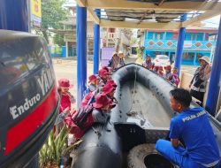 Satpolairud Polres Garut Kenalkan Dunia Kepolisian Perairan kepada Anak-Anak RA Darurrasyid