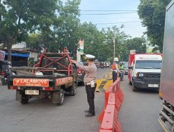 Unit Lantas Polsek Kiaracondong Polrestabes Bandung Laksanakan Pengawasan dan Pengaturan Lalulintas di Sore Hari