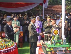 Soliditas TNI-Polri, Kapolda Jabar Hadiri Upacara Parade Peringatan HUT ke 80 TNI Tahun 2025