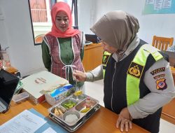 Sidokkes Polres Garut Lakukan Pengecekan Satuan Pelayanan Pemenuhan Gizi, Pastikan Kualitas Makanan Aman dan Higienis