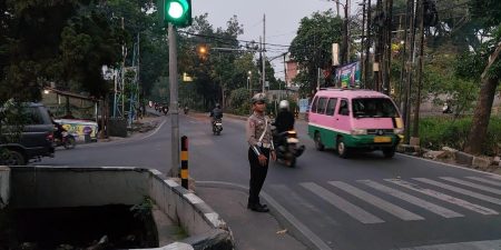 GIAT YANMAS PAGI UNIT LANTAS POLSEK CINAMBO DI TIGA TITIK RAWAN LALIN