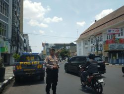 Antisipasi Kemacetan Siang hari  Samapta Polsek Regol Melaksanakan Pengaturan Arus  Lalin