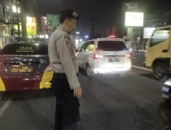 Tekan Angka Kriminalitas QR Polsek Sukasari Lakukan Giat Rutin Yanmas Malam Bandung Lautan Biru