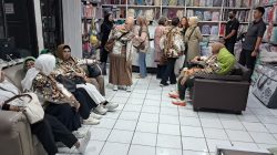 POLSEK CINAMBO LAKSANAKAN PENGAMANAN KUNJUNGAN WISATA IBU KEMALA BHAYANGKARI KE PT. RISE BED ACCESSORIES