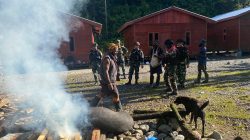 TNI Gelar Acara Adat Bakar Batu Bersama Masyarakat Kampung Banti*